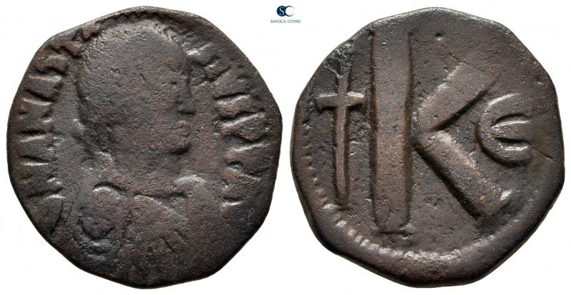 Anastasius I AD 491-518. Constantinople
Half Follis or 20 Nummi Æ

22 mm., 6,...