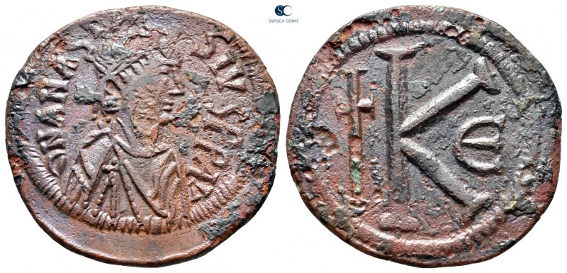 Anastasius I AD 491-518. Constantinople
Half Follis or 20 Nummi Æ

29 mm., 9,...