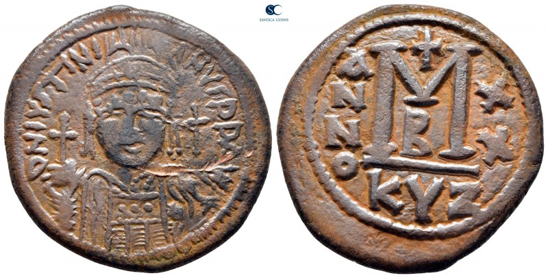 Justinian I AD 527-565. Cyzicus
Follis or 40 Nummi Æ

35 mm., 20,19 g.


...