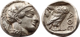 ATTICA, Athens. Circa 430s BC. Tetradrachm (Silver, 23,11mm, 17.18 g 5). Head of Athena to right, wearing disc earring, pearl necklace and a crested A...