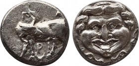 Greek Coins
Mysia
Parion, 393-330 BC
AR-Drachm, 2.3g. 12,3mm
Obv.: ΠA / PI
Cow l.
Rev.: Head of Medusa.
Slg. Dewing 2204.
FDC