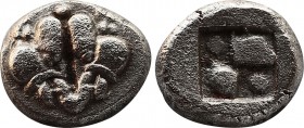 Greek
LESBOS, Unattributed Koinon mint. Circa 478-460 BC. AR Sixth Stater (8,9mm, 1.27 g). Confronted boars' heads / Quadripartite incuse square, divi...
