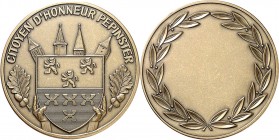 EUROPA. 
BELGIEN - STÄDTE. 
PEPINSTER. Medaille o.J. (o. Sign.) für Ehrenbürger. 4 Türme ü. Wappen / Gravurfeld im Lorbeerkranz. Gelbbr. 75,5 mm. . ...