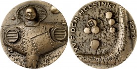 MÜNZ- u. GELDWESEN. 
WELTAUSSTELLUNGEN d. KUNSTMEDAILLE. 
FIDEM-Ausstellungen. XV, Helsinki 1973 Medaille f.Teilnehmer (v. K.Juva) Mensch in geflick...