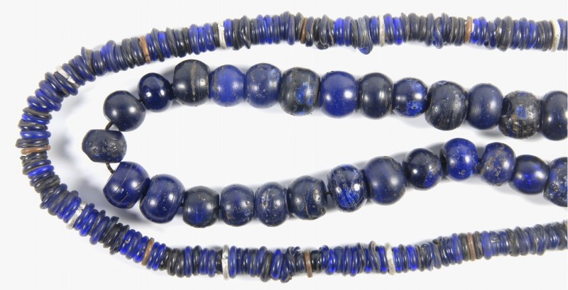 AFRIKA. 
PERLEN. Äthiopien. Blaue Handelsperlen Glas, 33 kugelförmige Perlen F ...