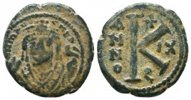 Maurice Tiberius. 582-602. AE half follis 

Condition: Very Fine

Weight: 5,9 gram
Diameter: 20,6