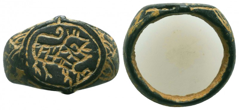Nice Bronze Roman / Byzantine Ring with Lion Decoration on Bezel,

Condition: Ve...