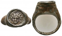 Very Elegant and RARE Roman Silver Ring with Medusa on Bezel 

Condition: Very Fine

Weight: 5,8 gram
Diameter: 27,2 mm