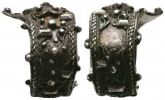 Very Elegantly fligree decorated Silver Archers Ring, Probably Armenian handcraft,

Condition: Very Fine

Weight: 6,6 gram
Diameter: 23,3 mm