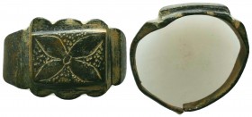 Floral Decorated Large Byzantine Bronze Ring , Ae

Condition: Very Fine

Weight: 8,2 gram
Diameter: 22,6 mm