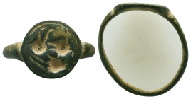 Ancient Seal Ring with lion decoration on bezel,

Condition: Very Fine

Weight: 2,3 gram
Diameter: 21,6 mm