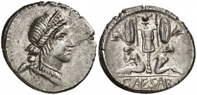(46-45 a.C.). Julio César. Denario. (Spink 1404) (S. 13) (Craw. 468/1). Atractiva. Escasa. 3,94 g. EBC-.