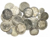 Lote de 24 monedas en plata, desde los Reyes Católicos hasta Fernando VII. A examinar. MC/BC+.
