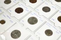 Spanish Coins. Lot of 25 pieces from the II Republic and the Civil War, 1 peseta 1933, 1 peseta 1937 Euzkadi and 2,50 pesetas 1937 Menorca among other...