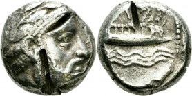 Stater AR
Phoenicia, Arados, c. 350-332 BC, Laureate head of Ba‘al-Arwad right / Phoenician pentekonter sailing right over three waves, date above, a...