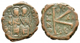 Follis Æ
Justinus II & Sophia (565-578), Throne
22 mm, 5,42 g