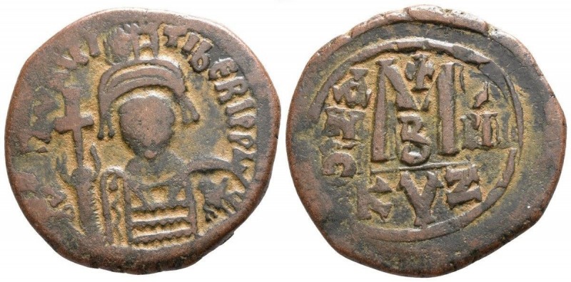 Follis Æ
Maurice Tiberius (582-602) Thessalonica, DN MAVRC TIB PP AVG, helmeted...
