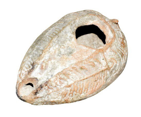 A late Roman (Byzantine) clay lamp, Holy Land, 6th - 7th century AD. Intact