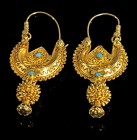 Pair of Islamic Gold Earrings with light blue glass inlays, 10th-14th century AD, 6,80 mm, 15,38 g