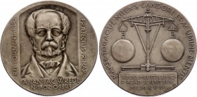 Sweden Silver Medal "Science Academy" 1918 
Silver 14.8g 31mm