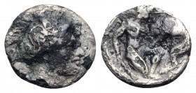 Southern Apulia, Tarentum, c. 380-325 BC. AR Diobol (11.5mm, 0.80g, 6h). Helmeted head of Athena r., helmet decorated with hippocamp. R/ Herakles knee...