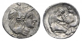 Southern Apulia, Tarentum, c. 325-280 BC. AR Diobol (11mm, 0.82g, 3h). Helmeted head of Athena r. R/ Herakles standing r., strangling Nemean lion; clu...