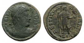 Valentinian I (364-375). Æ (19mm, 3.06g, 6h). Thessalonica, 364-7. Pearl-diademed, draped and cuirassed bust r. R/ Emperor standing r., holding labaru...