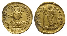 Anastasius I (491-518). AV Solidus (20mm, 4.00g, 6h). Constantinople, 492-507. Helmeted and cuirassed bust facing slightly r., holding spear over shou...