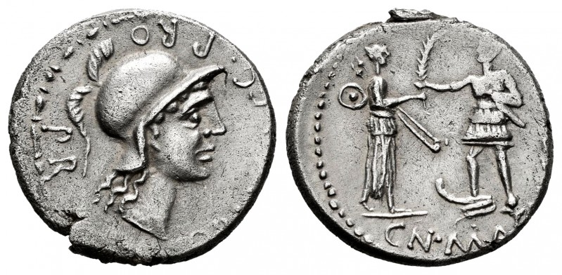 Pompeius Magnus. M. Poblicius, legate pro praetore. Denarius. 46-45 d.C. Hispani...