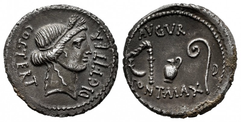 Julius Caesar. Denarius. 46 BC. Africa. (Ffc-3). (Craw-467/1a). (Cal-649). Anv.:...