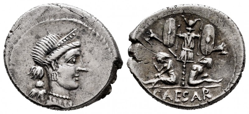 Julius Caesar. Denarius. 46-45 BC. Galia. (Ffc-11). (Craw-468/1). (Cal-645). Anv...