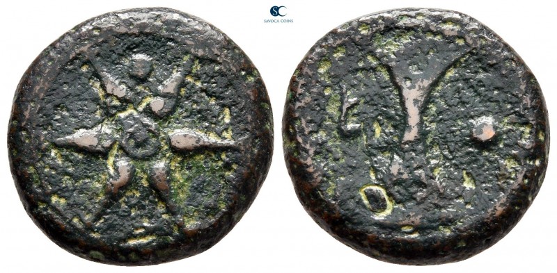 Etruria. Uncertain mint circa 300-200 BC. 
Uncia Æ

20 mm, 7,00 g

Wheel of...