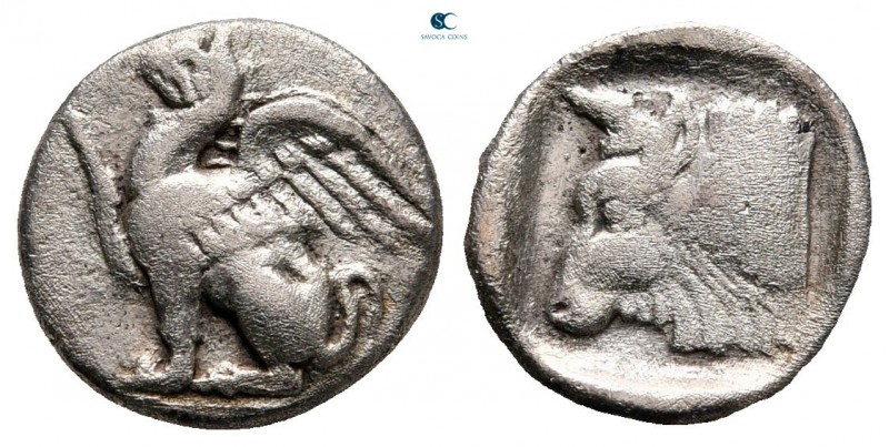 Thrace. Abdera circa 411-386 BC. 
Triobol AR

13 mm, 1,48 g

Griffin seated...