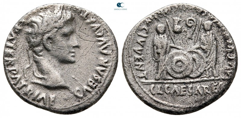 Augustus 27 BC-AD 14. Lugdunum (Lyon)
Denarius AR

20 mm, 3,67 g

CAESAR AV...