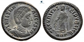 Helena. Augusta AD 328-329. Nicomedia. Follis Æ