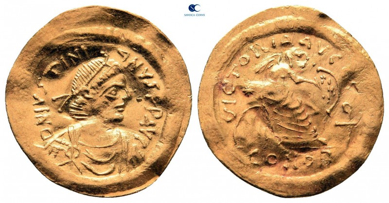 Justinian I AD 527-565. Constantinople
Semissis AV

20 mm, 2,23 g

D N IVST...