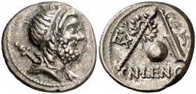 (hacia 76-75 a.C.). Gens Cornelia. Denario. (Bab. 54) (Craw. 393/1a). 3,91 g. Contramarcas en anverso. MBC+.