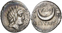 (hacia 76 a.C.). Gens Lucretia. Denario. (Bab. 2) (Craw. 390/1). 3,58 g. MBC+.