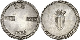 1809. Fernando VII. Tarragona. 5 pesetas. (Cal. 653) (Benages 2). 26,79 g. Escudo pequeño y estrecho. Gráfila de hojas. Buen ejemplar. Escasa así. MBC...