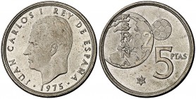 1975*80. Juan Carlos I. 5 pesetas. (Cal. 124). 5,73 g. Error del Mundial. Rara. EBC-.