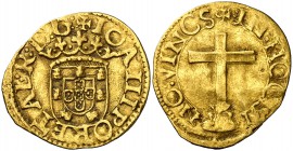Juan III (1521-1557). Lisboa. Cruzado. (Gomes 177.02). 3,51 g. AU. MBC+.