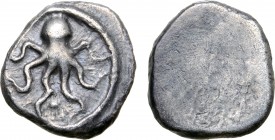 Etruria, Populonia AR Unit. 4th-3rd century BC. Octopus / Blank. EC I, 16 (Pisae?); HN Italy 126 (Uncertain mint); HGC I, 94. 1.06g, 10mm.

Very Fine....