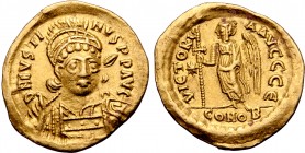 Justin I AV Solidus. Constantinople, AD 518-519. D N IVSTINVS P P AVC, pearl-diademed and cuirassed bust three-quarters facing, holding spear over rig...