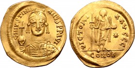 Justinian I AV Solidus. Thessalonica, AD 542-552. D N IVSTINIANVS P P AVI, helmeted and cuirassed bust facing, holding globus cruciger and shield deco...