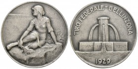Bellinzona. Medaille 1929 (Modell von Agostina Balestra und Huguenin) auf den Tiro federale. Springbrunnen. Rs: Kauernde weibliche Figur. Richter 1465...