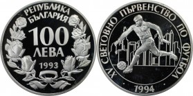 Europäische Münzen und Medaillen, Bulgarien / Bulgaria. XV. Fußball-WM 1994 in Amerika. 100 Leva 1993. 23,33 g. 0.925 Silber. 0.69 OZ. KM 210. Poliert...