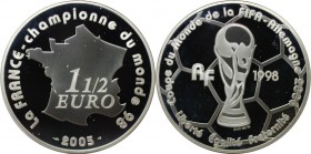 Europäische Münzen und Medaillen, Frankreich / France. Fußball WM Pokal. 1-1/2 Euro 2005. 22,20 g. 0.900 Silber. 0.64 OZ. KM 2020. Polierte Platte