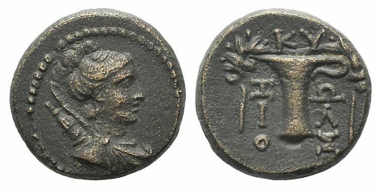 Aeolis, Kyme, c. 165-early 1st century BC. Æ (15mm, 4.18g, 12h). Zoilos, magistr...