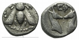 Ionia, Ephesos, c. 390-325 BC. AR Diobol (8mm, 1.01g, 12h). Bee with straight wings. R/ Two confronted stag’s heads. SNG Copenhagen 242-3; SNG Kayhan ...