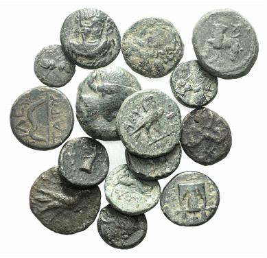 Lot of 15 Greek Æ coins, to be catalog. Lot sold as it, no returns